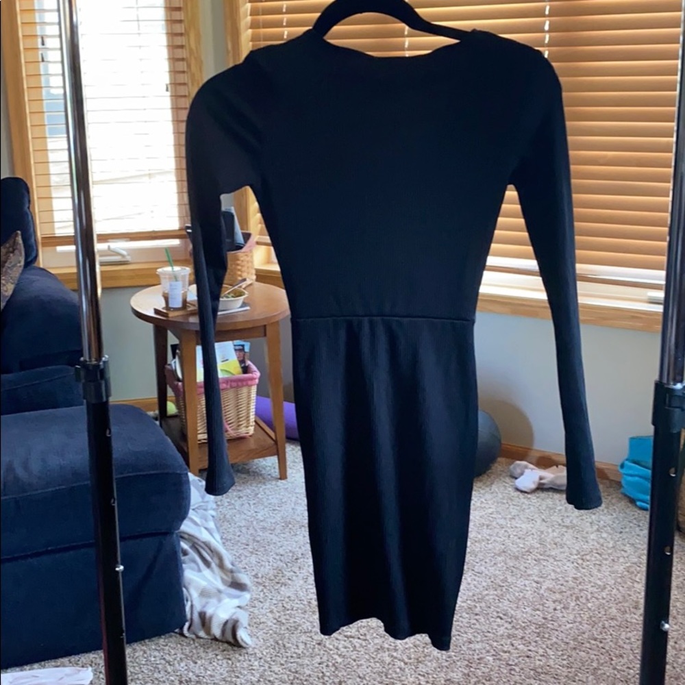 TOPSHOP BLACK MINI DRESS - Picture 3 of 5